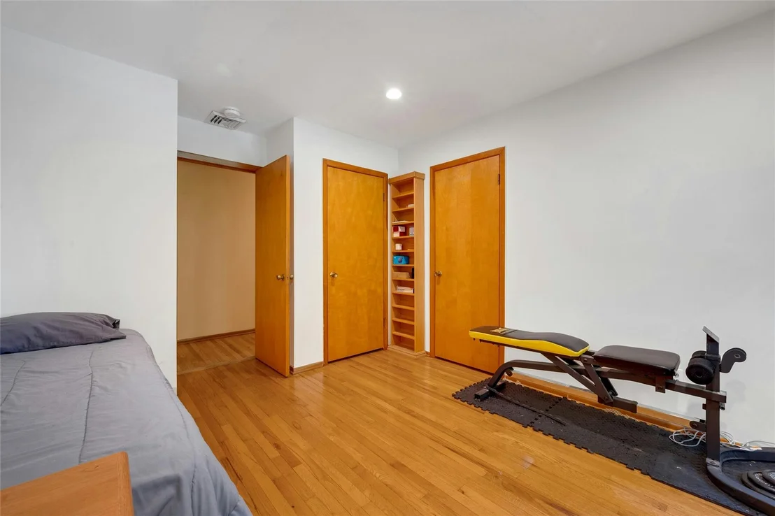 Photo of 263 Memorial Drive