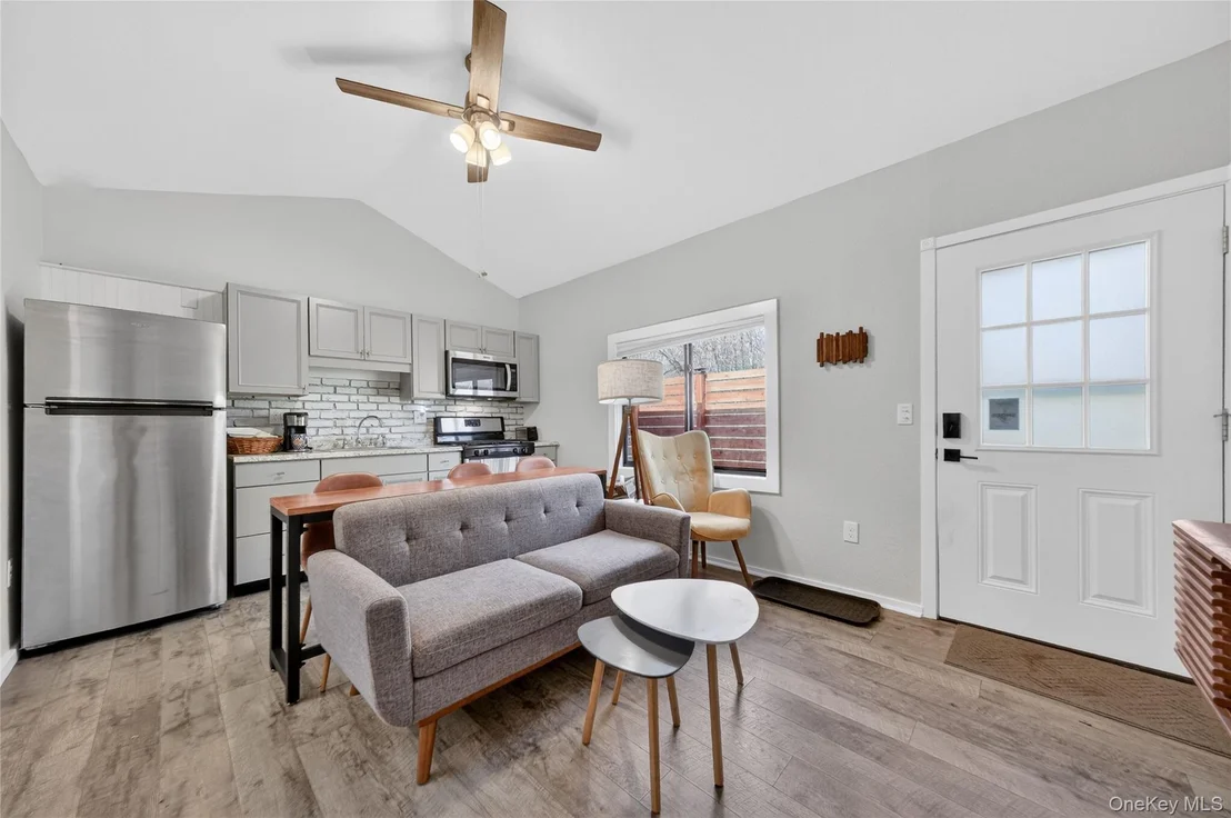 Photo of 457 Forest Road