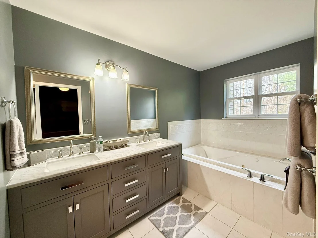 Photo of 142 Pinebrook Drive