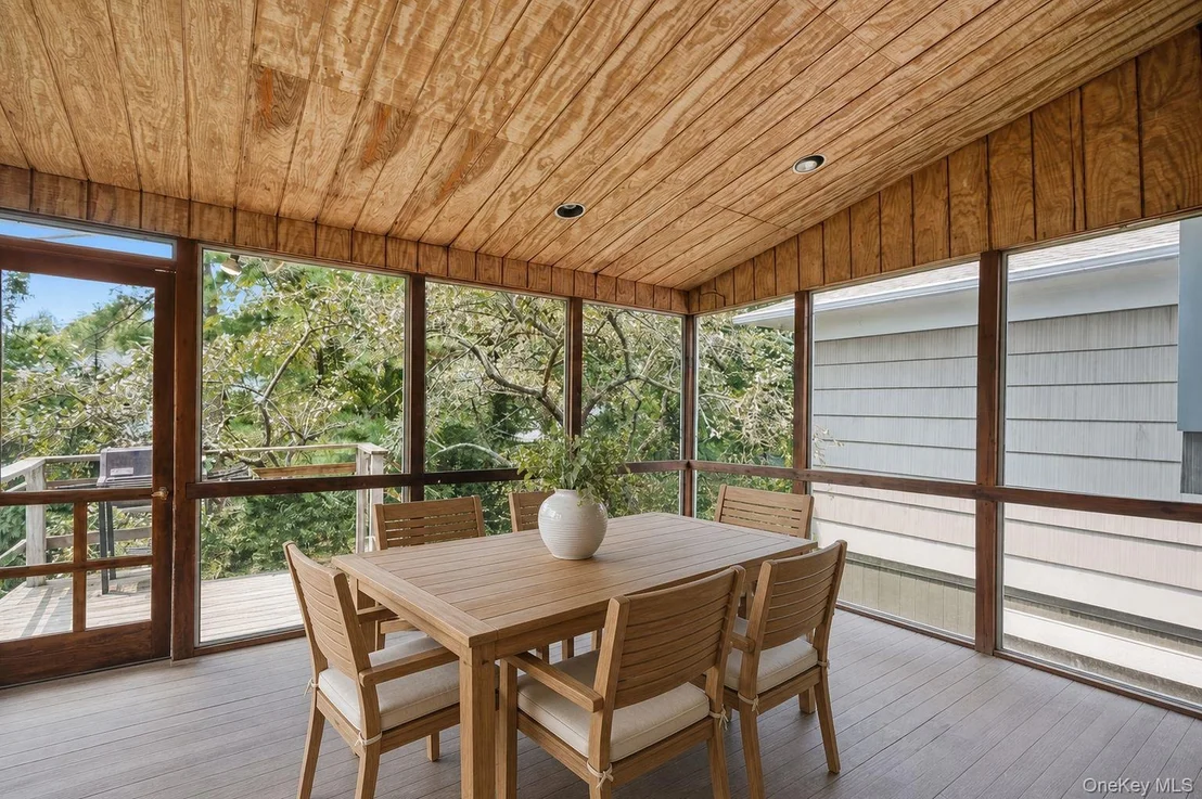 Photo of 6 Greenhouse Circle