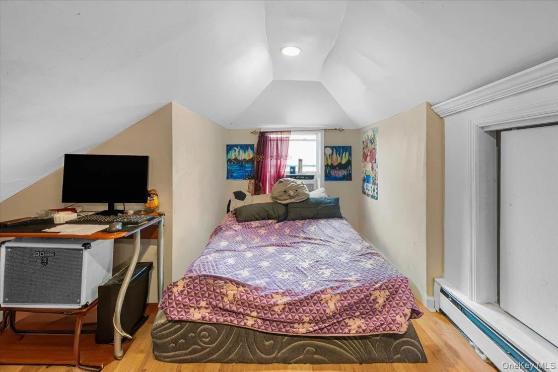 Photo of 25 3rd Avenue