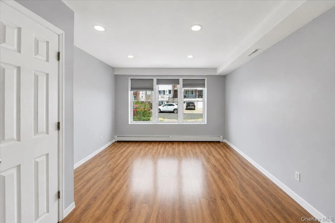 Photo of 227 Calhoun Avenue