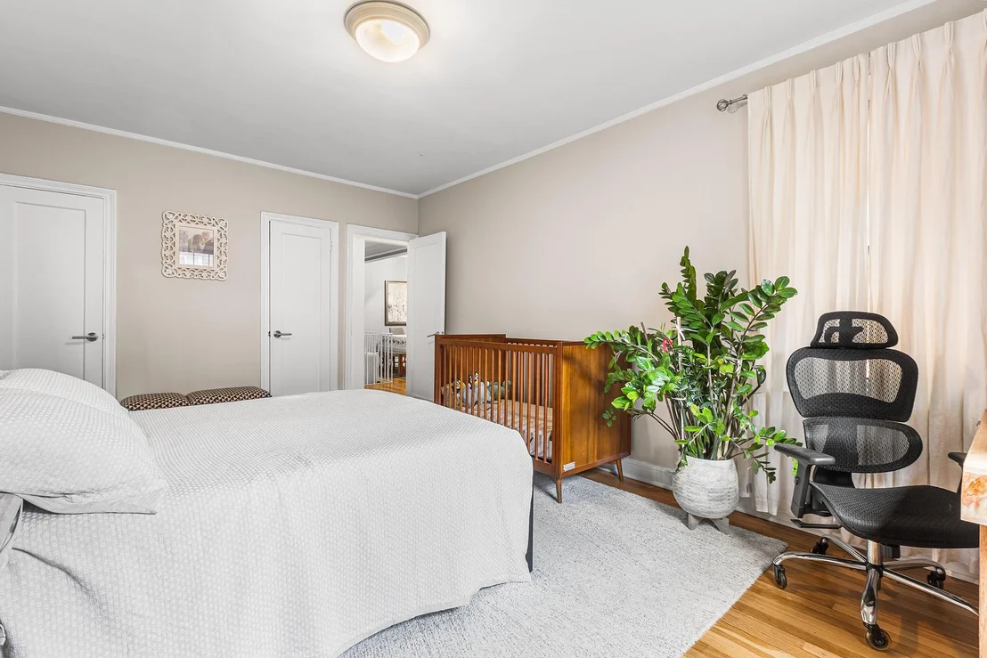 Photo of Unit 4E at 35 Parkview Avenue
