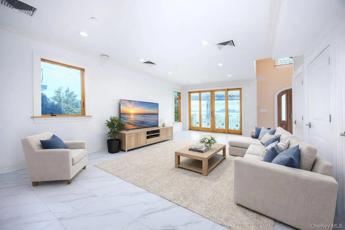 Photo of 10-42 Utopia Parkway
