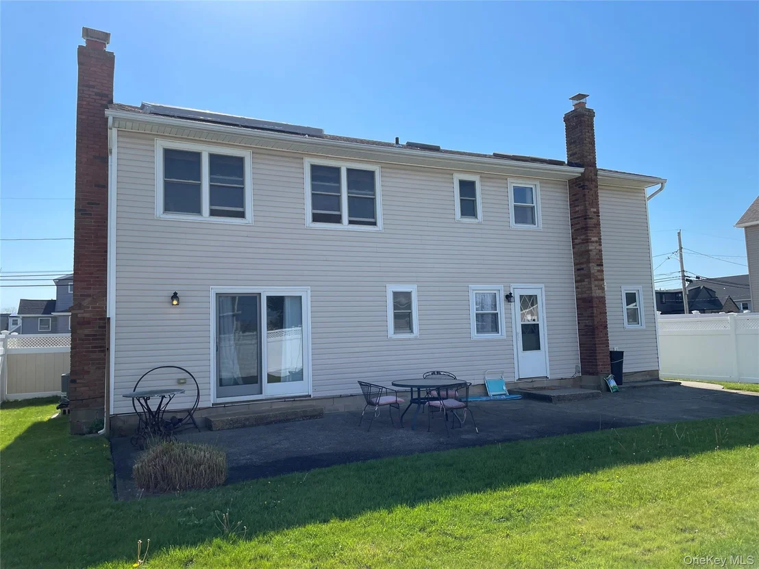 Photo of 84 Surf Road