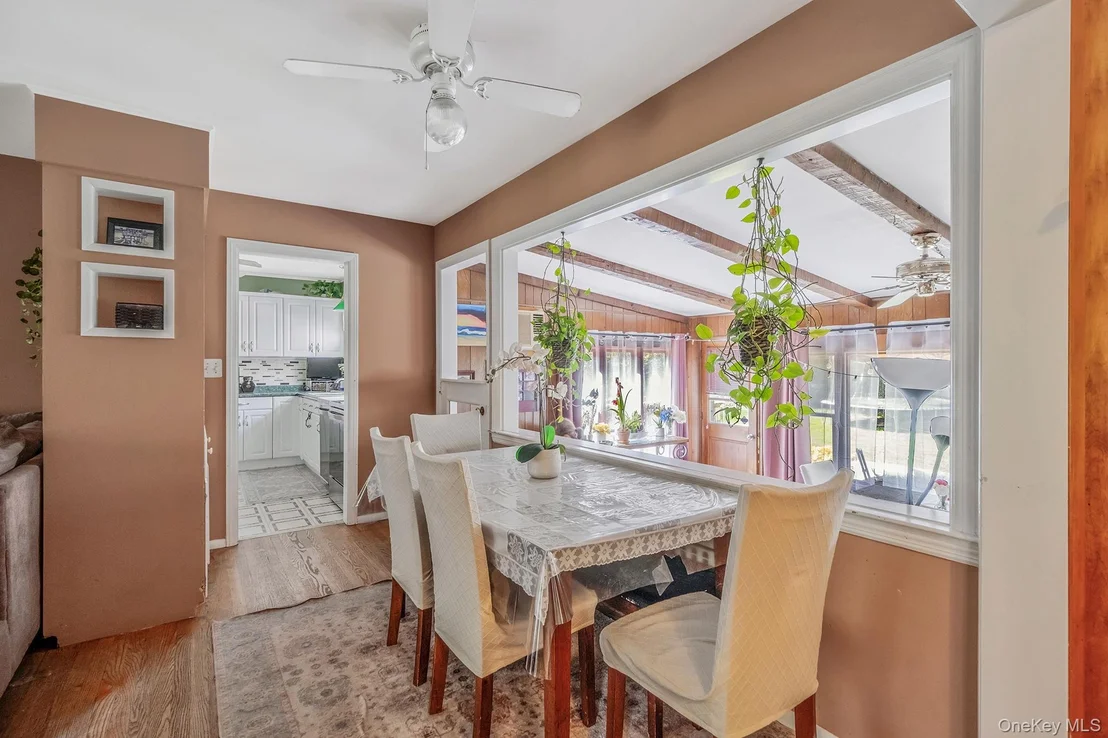 Photo of 891 Pondview Road
