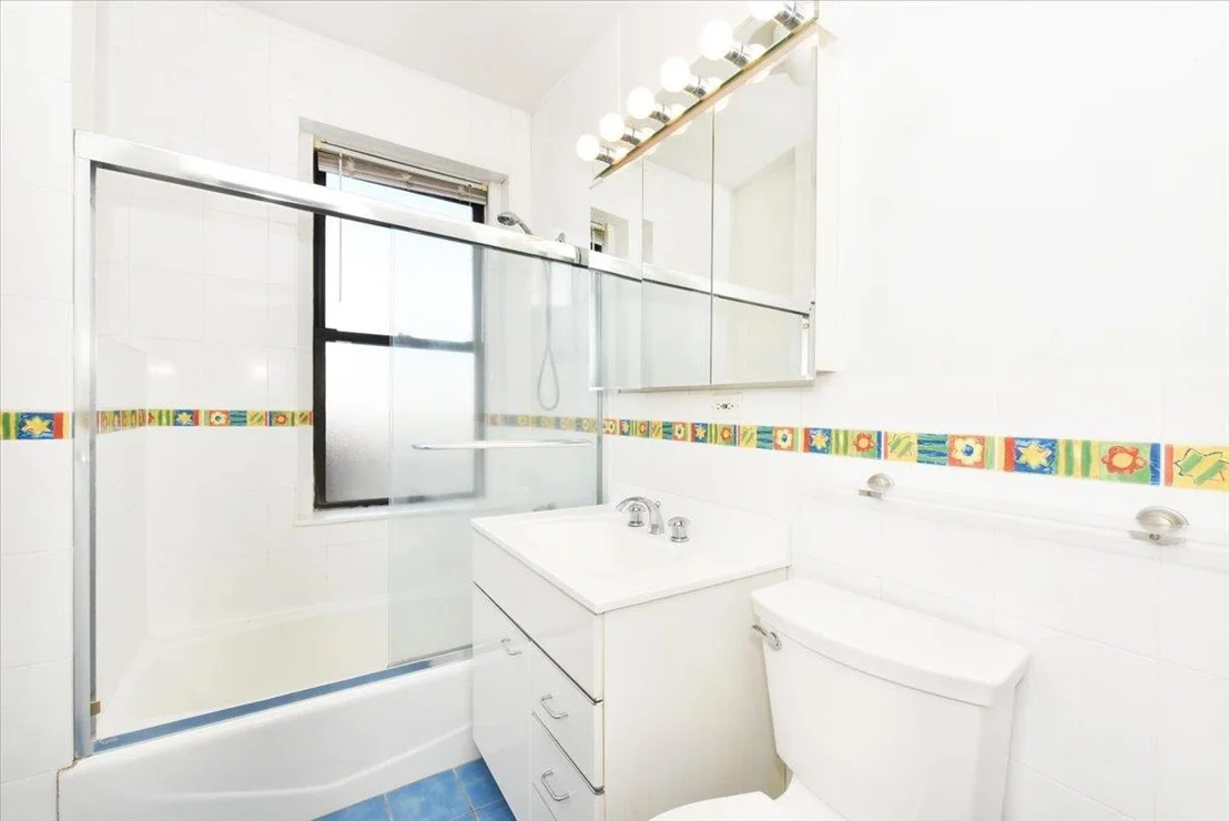 Photo of Unit 4B at 37 BROMPTON Road