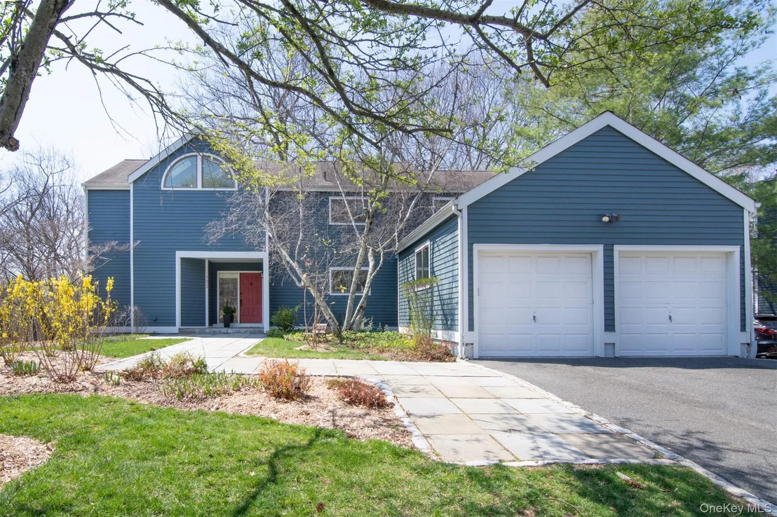 Photo of 153 Fieldpoint Drive