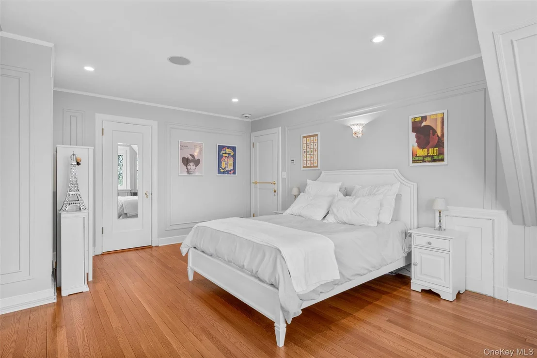 Photo of 210 Cliff Avenue