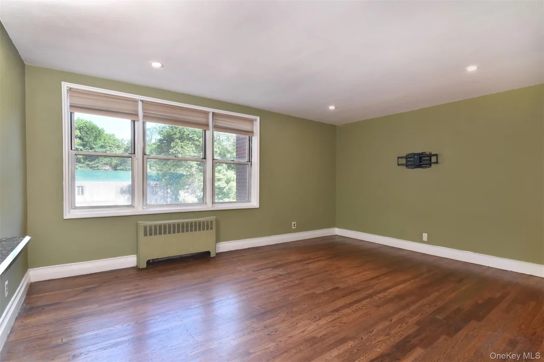 Photo of Unit 2C at 1111 Midland Avenue