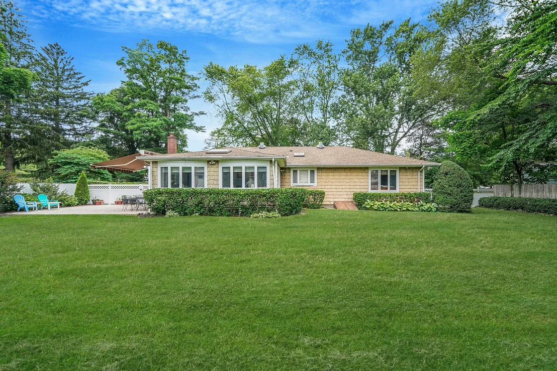 Photo of 2 Clearbrook Drive