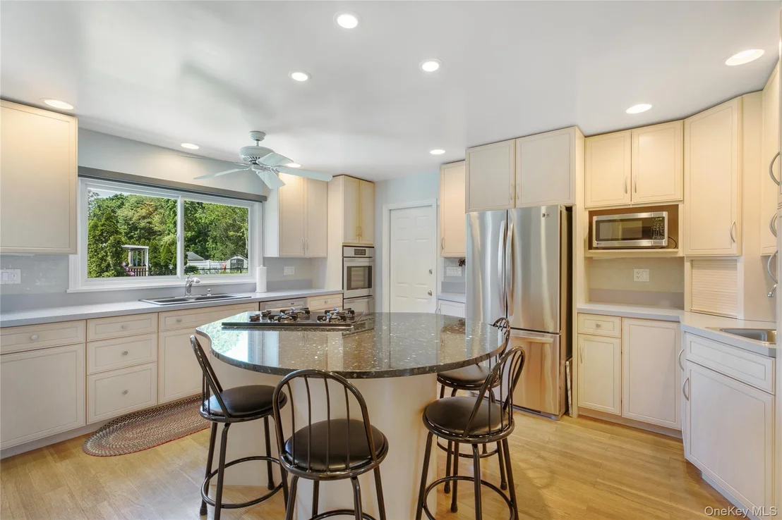 Photo of 450 Maple Lane