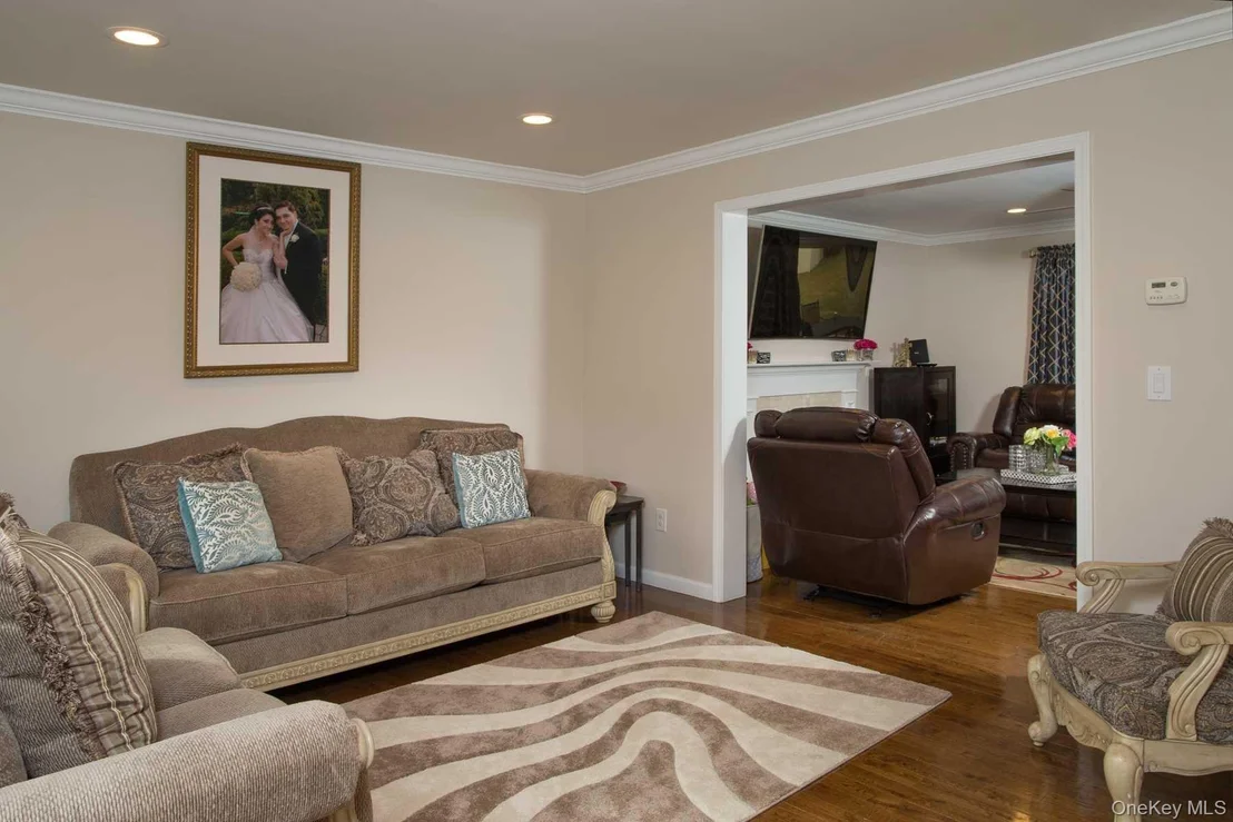Photo of 6 Jamil Court
