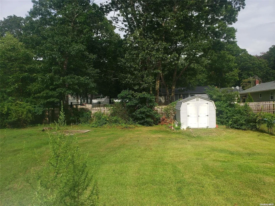 Photo of 90 River Road