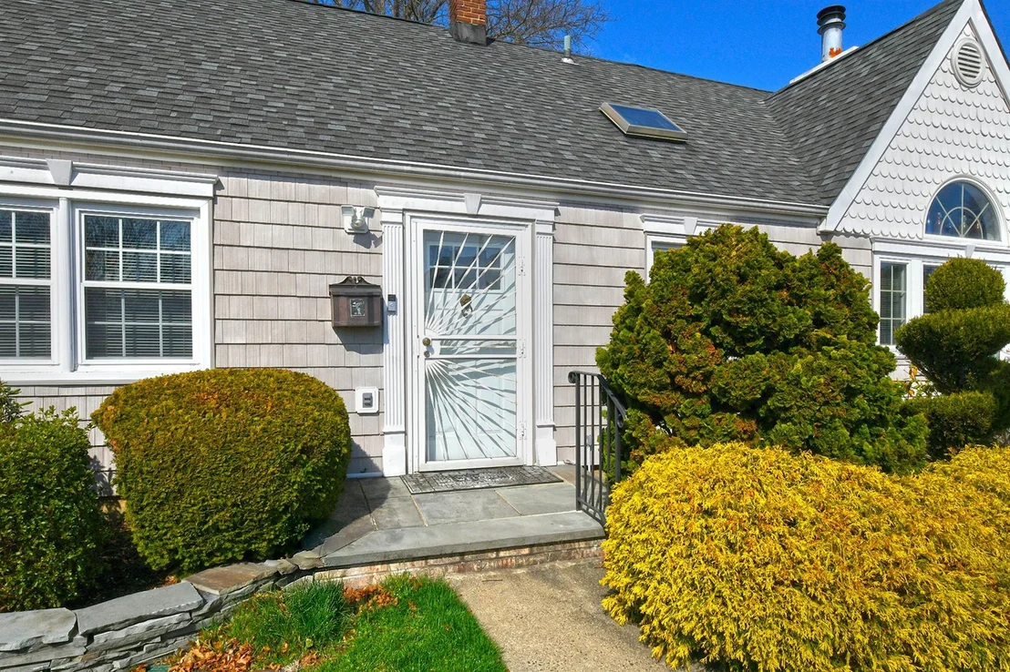 Photo of 65 Meadow Lane
