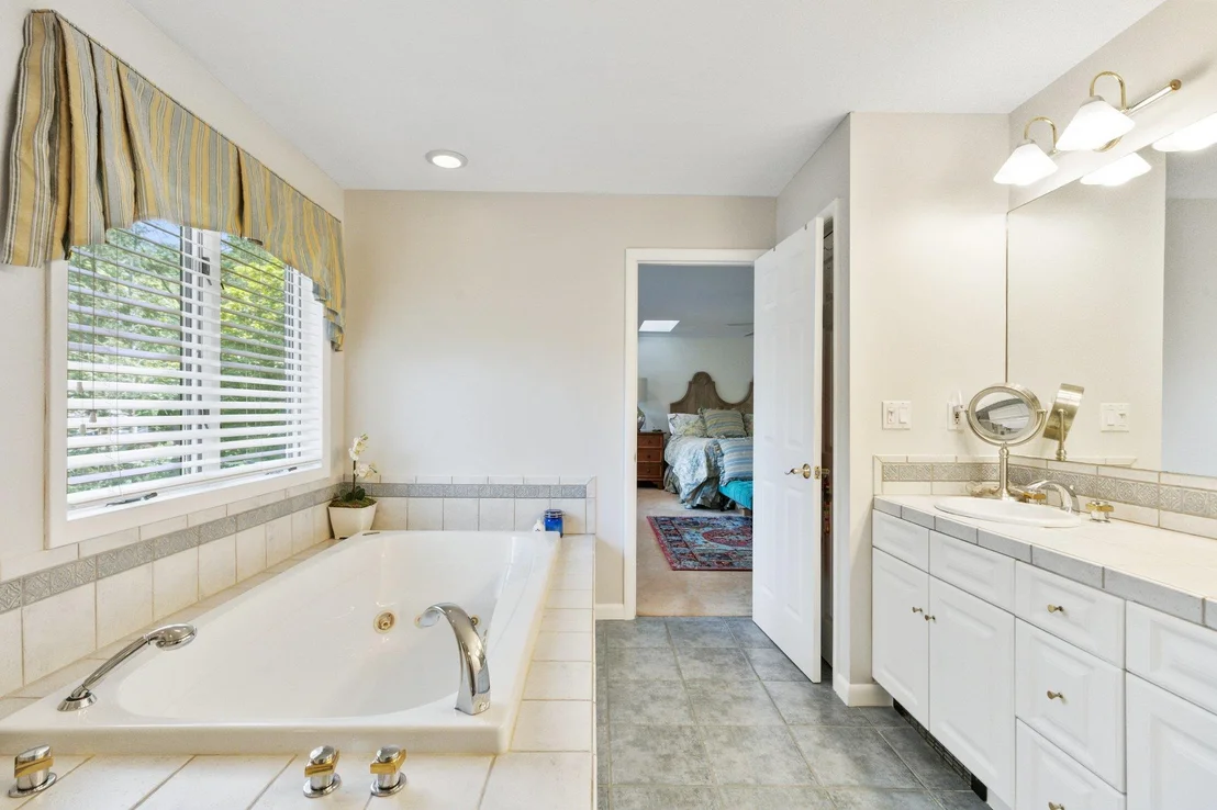 Photo of 237 Barrett Hill Road