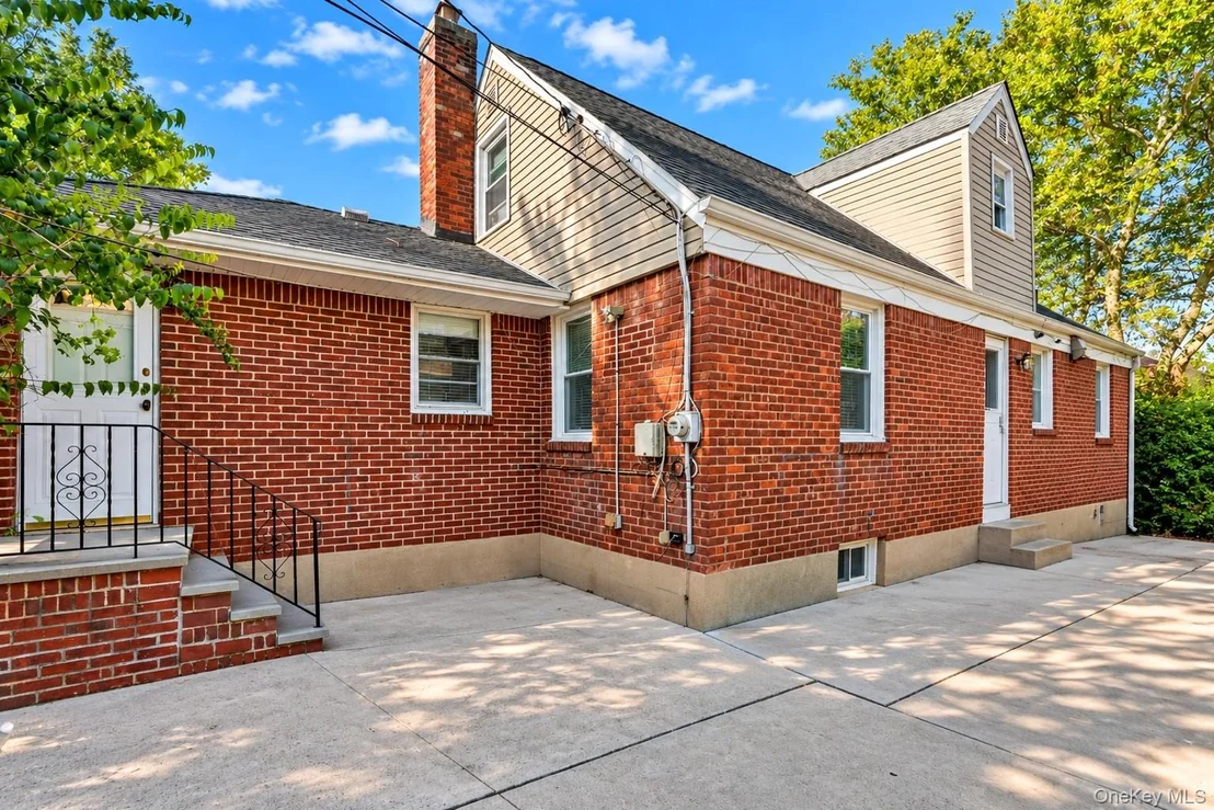 Photo of 135 Sperry Boulevard