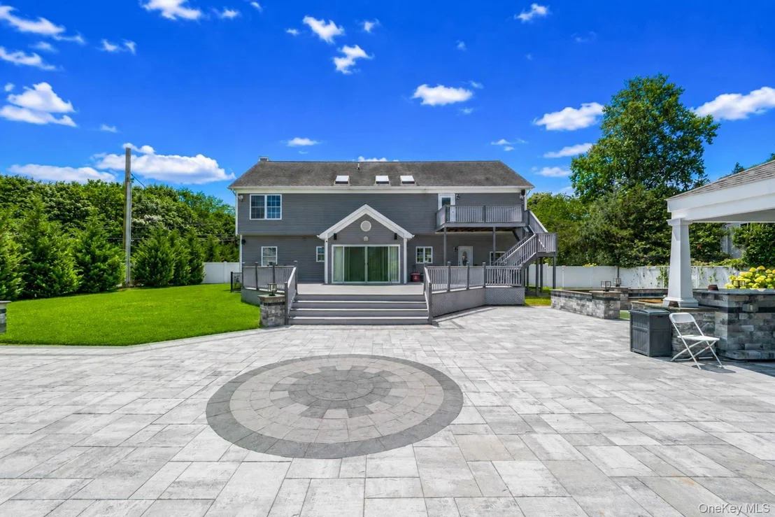Photo of 299 Patchogue Yaphank Road