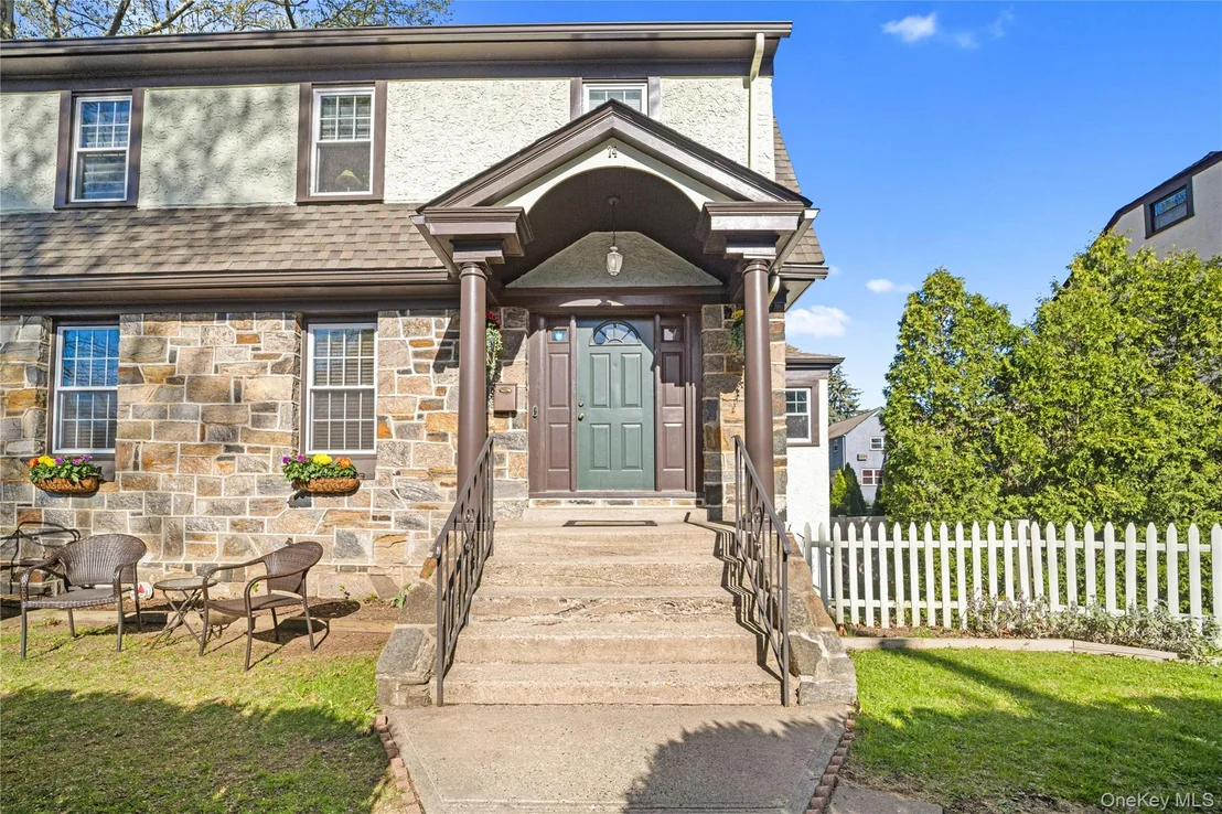 Photo of 74 Central Parkway