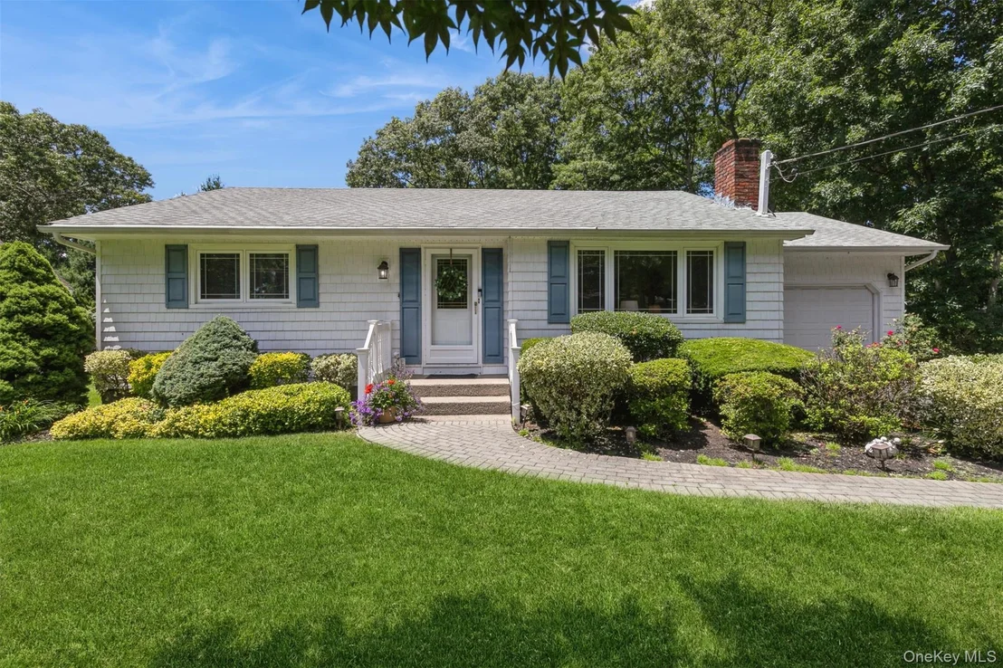 Photo of 42 Summit Drive