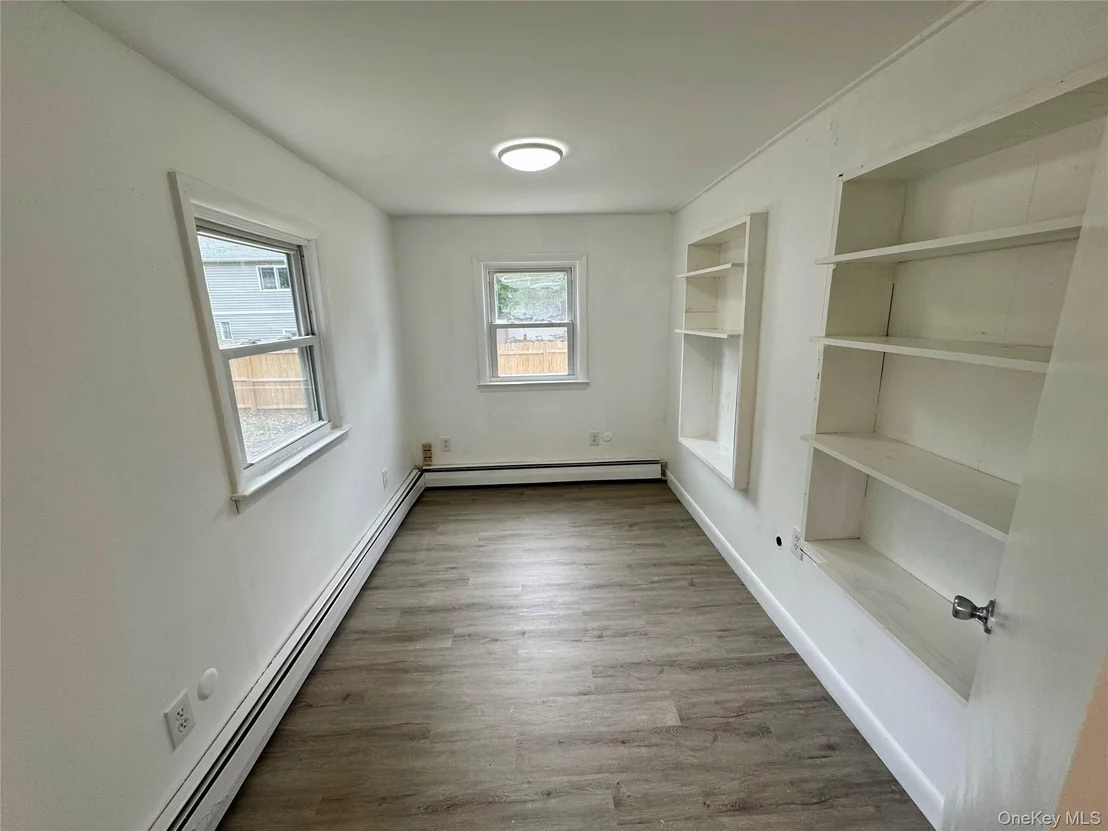 Photo of 431 Violet Avenue