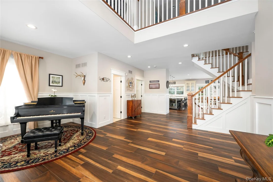Photo of 1016 Forest Glen