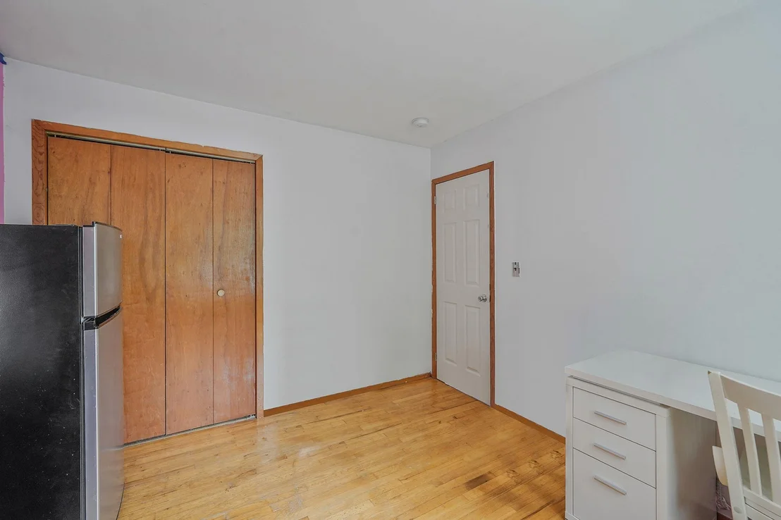 Photo of 2 Queen Drive