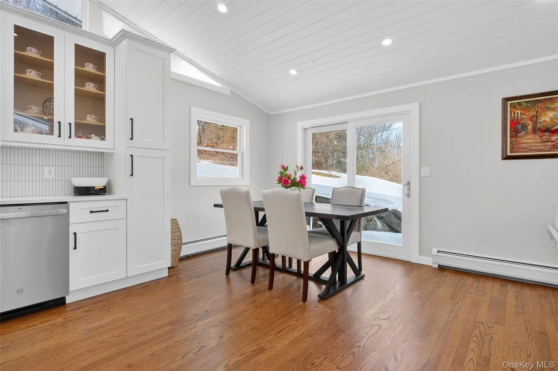 Photo of 74 Roosevelt Road