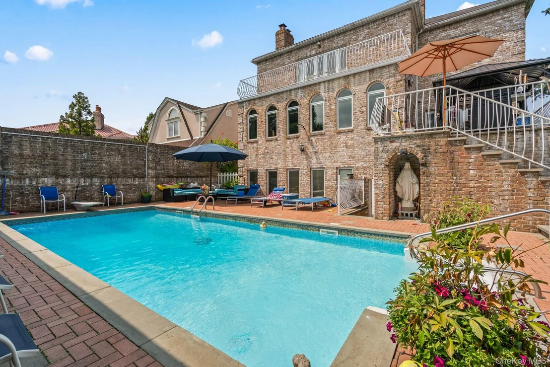 Photo of 6 Summit Place