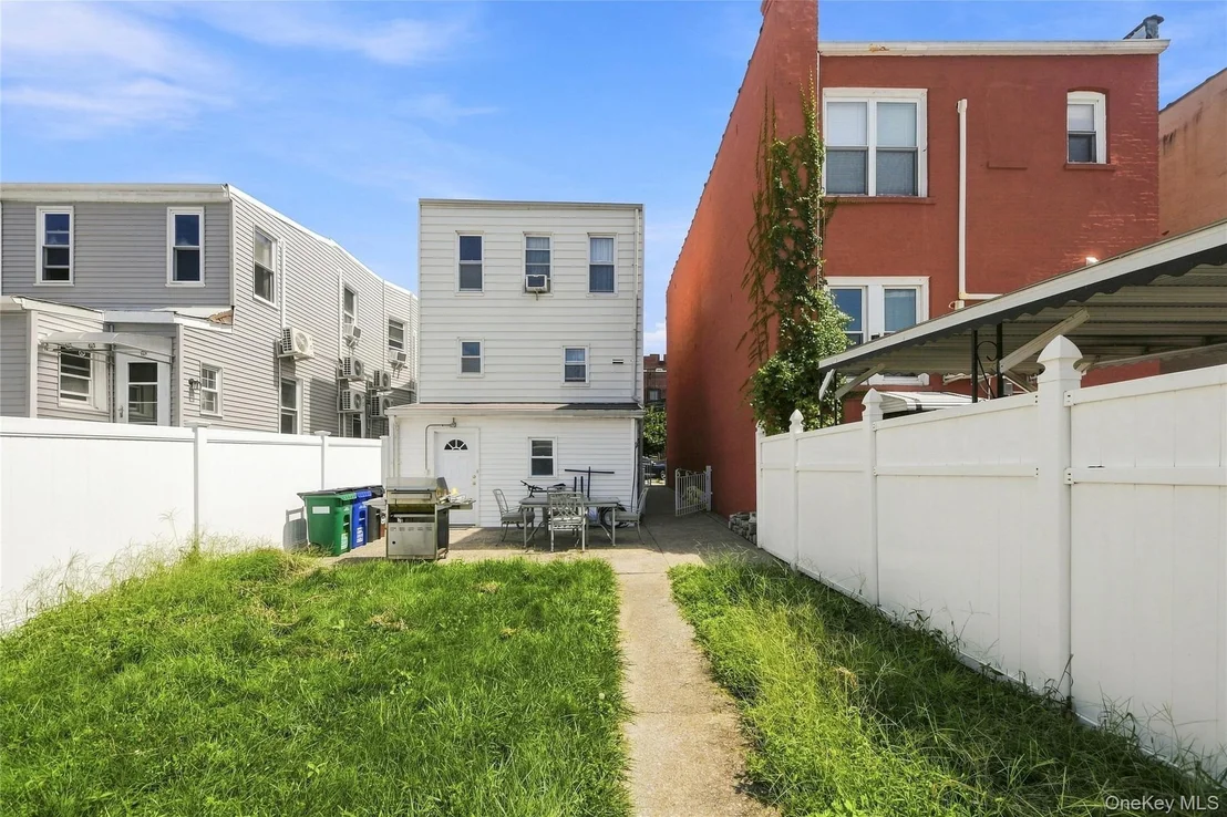 Photo of 1921 Edison Avenue