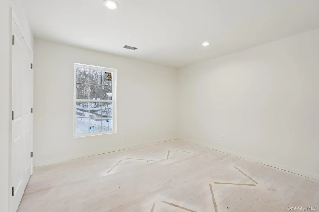 Photo of 14 Vargas (AKA 70 Jessup Ln) Circle