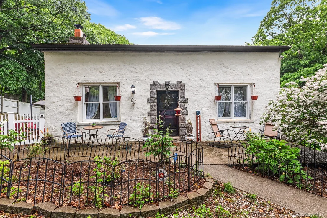 Photo of 11 Forest Place