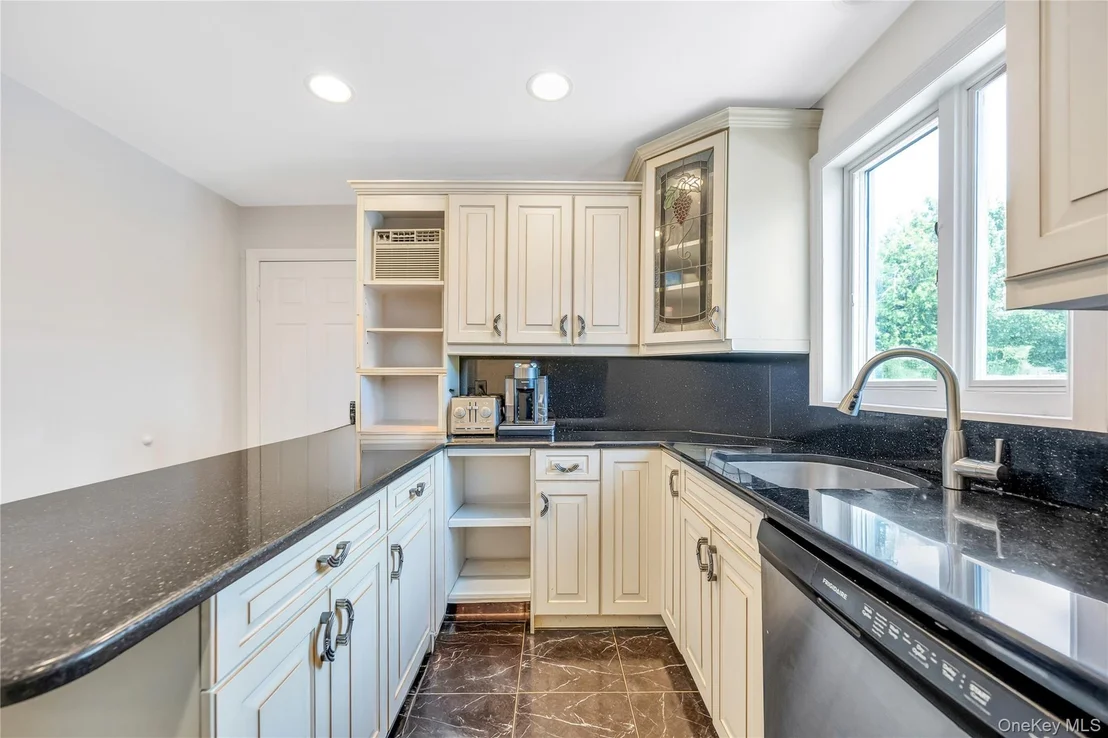 Photo of 64 Hodson Avenue