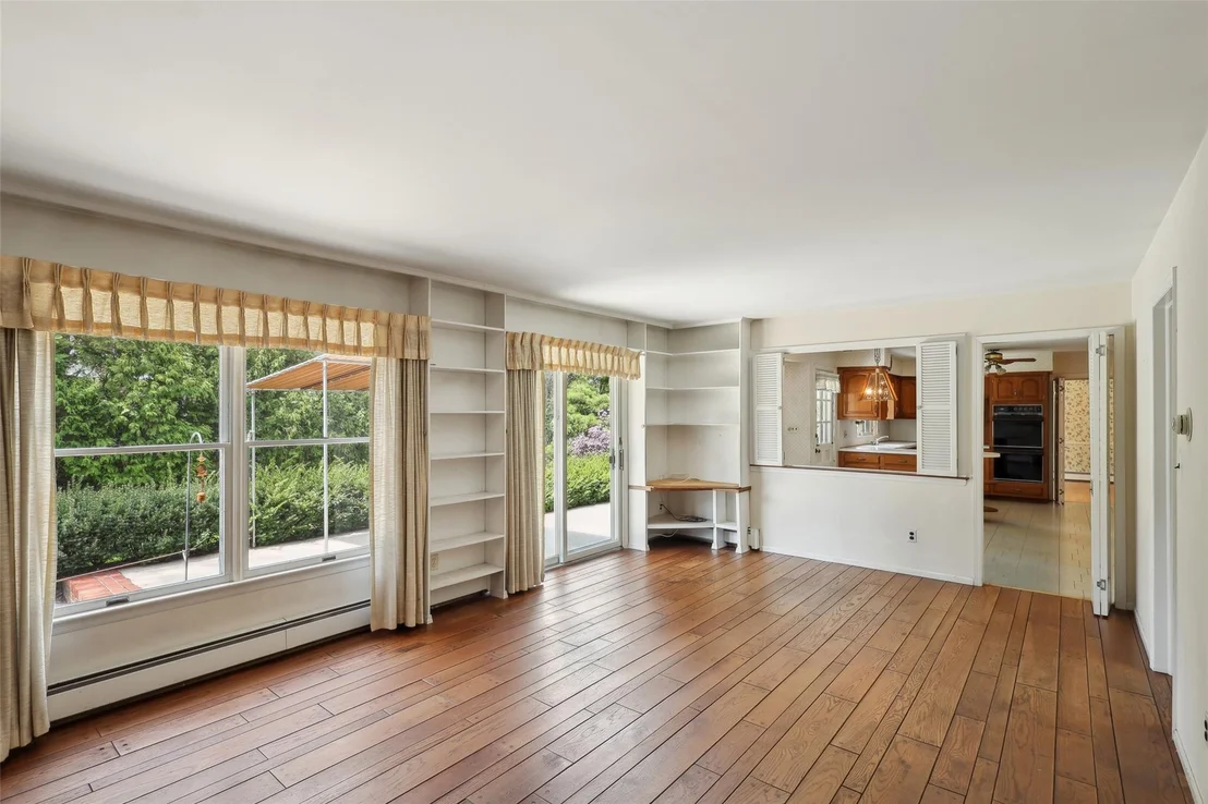 Photo of 54 Robbins Drive