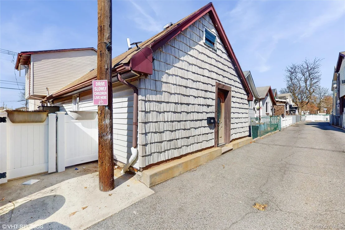 Photo of Unit D at D132 Edgewater