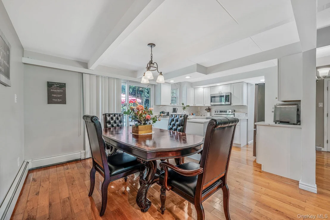Photo of 27 Split Cedar Drive