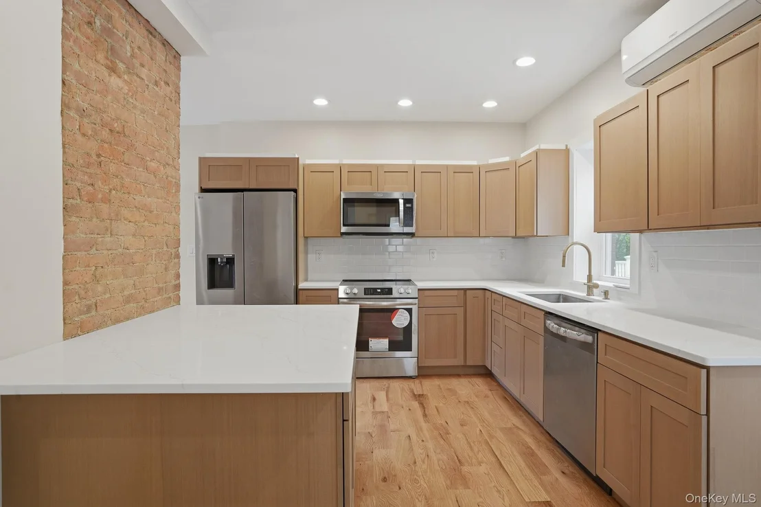 Photo of 10 Robinson Street