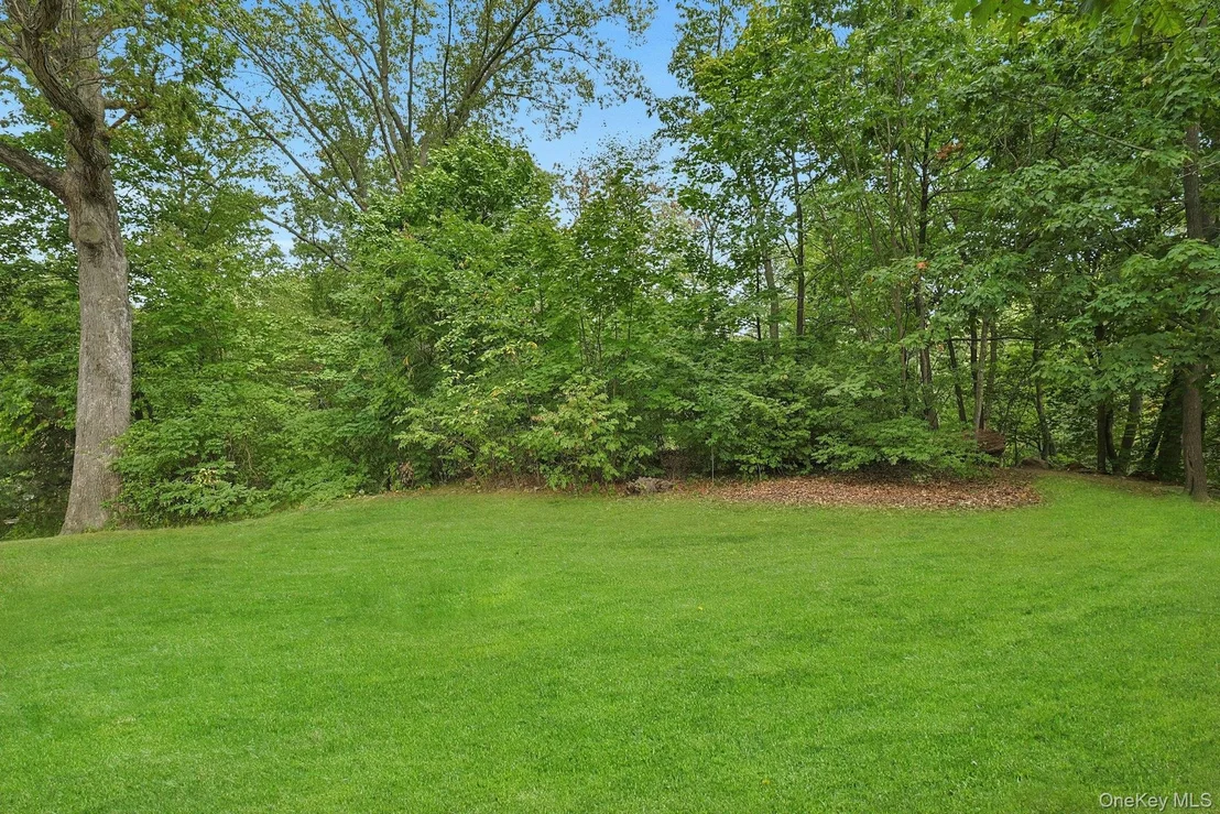 Photo of 75 Lakeside Drive