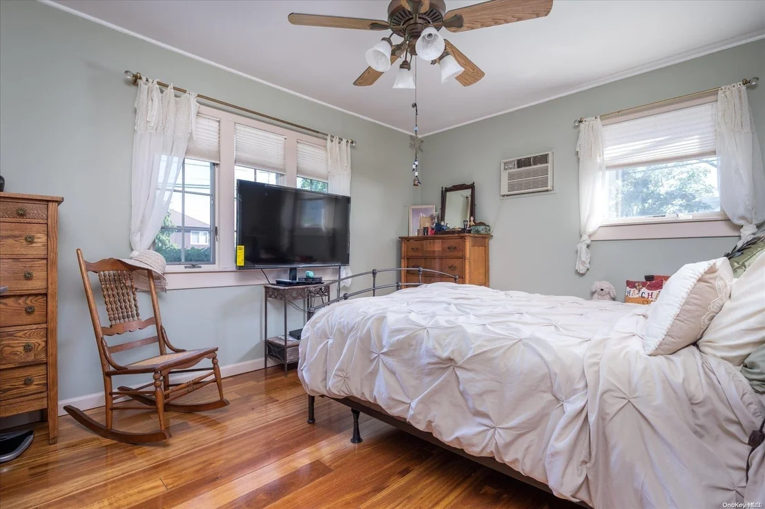 Photo of 467 Freeman Avenue