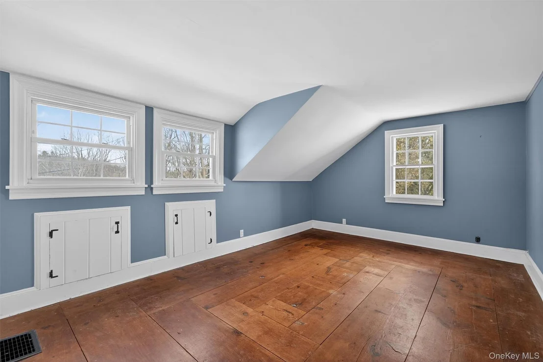 Photo of 74 Onderdonk Road