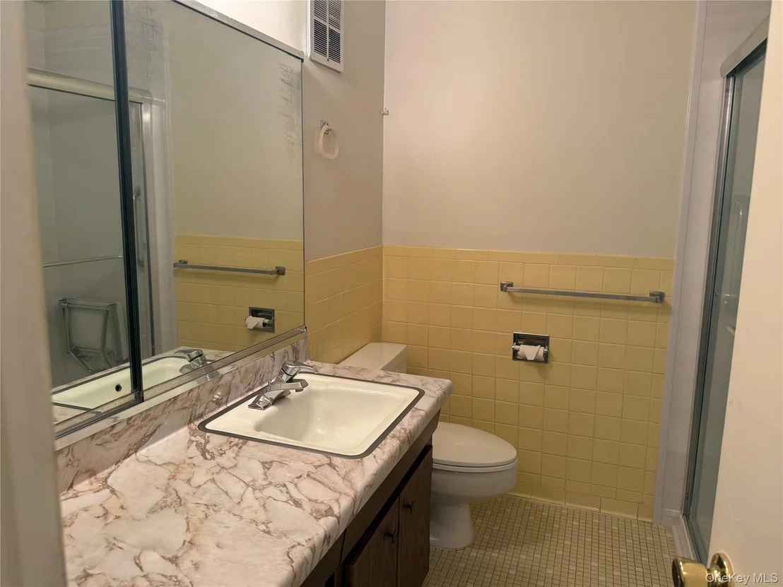 Photo of Unit 7D4 at 1840 Crompond Road