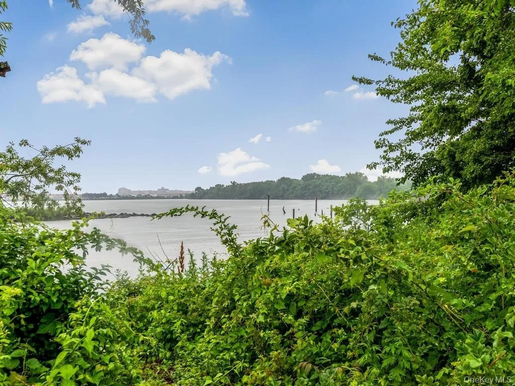 Photo of 901 Harding Park
