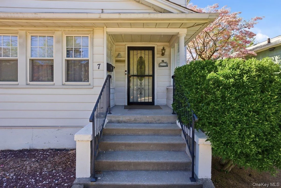 Photo of 7 Byron Avenue