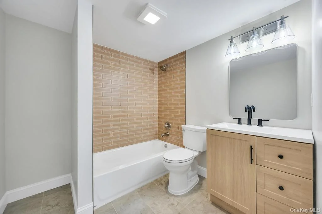 Photo of 18 Islip Drive