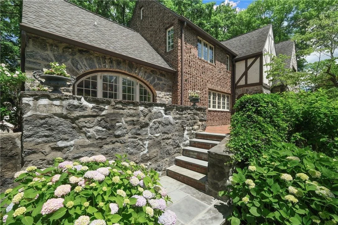 Photo of 8 Ridgewood Drive