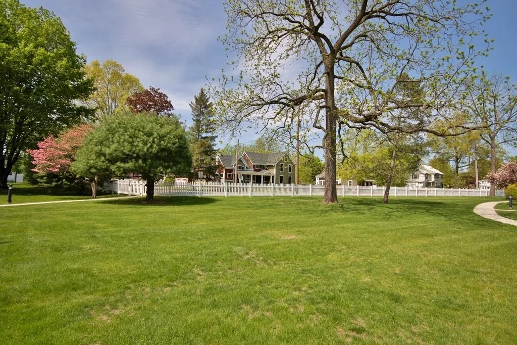 Photo of Unit B at 800 Commons Way
