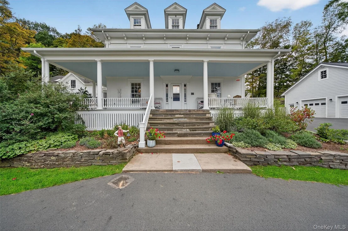 Photo of 1657 River Road