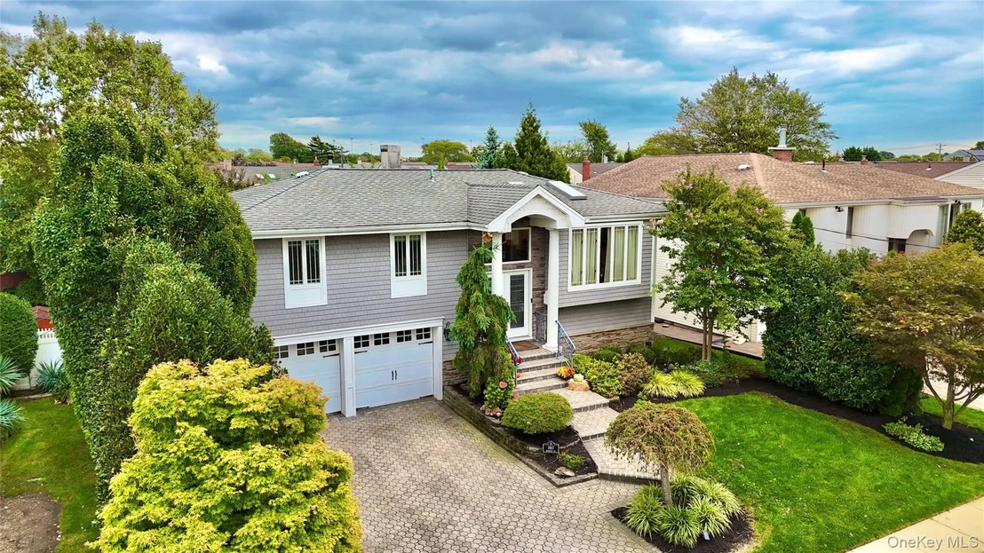 Photo of 2817 Riverside Drive
