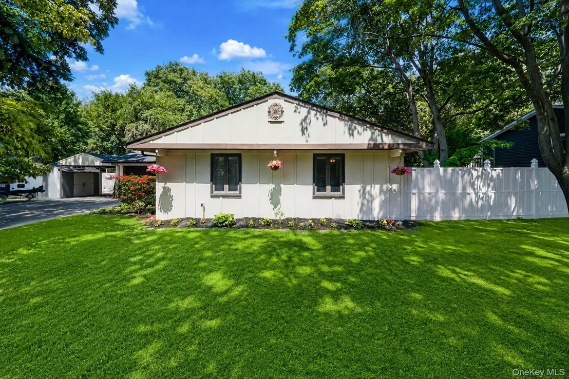 Photo of 1011 Old Town Road