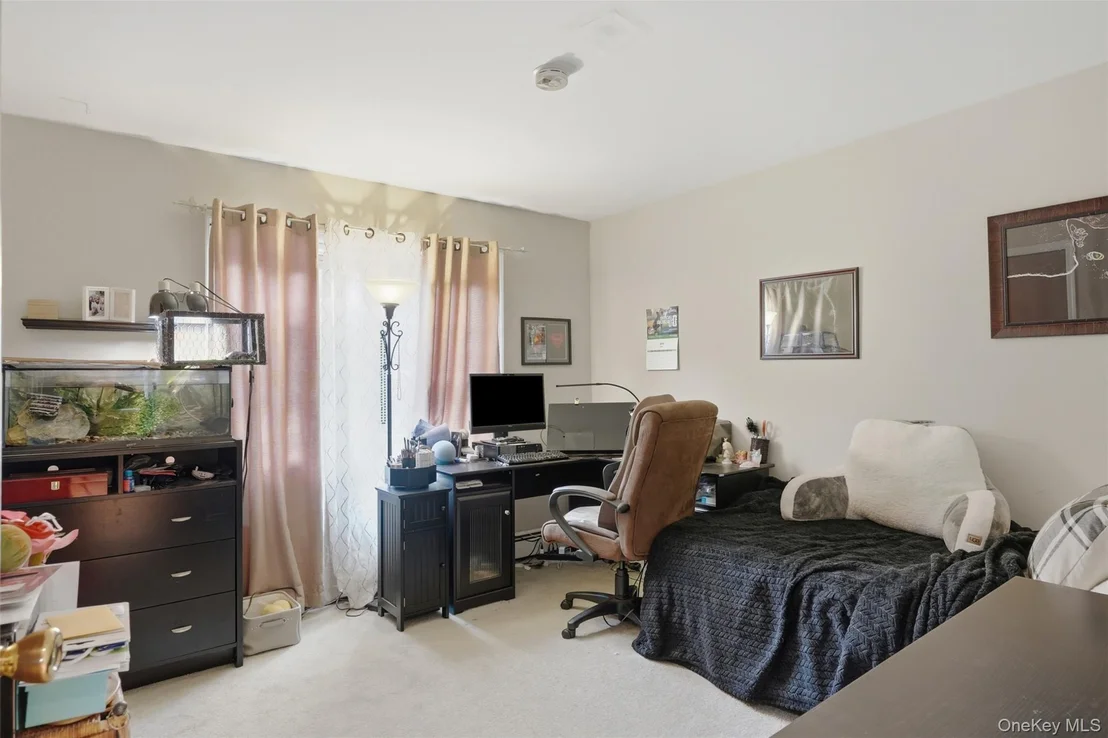 Photo of 16 Larkin Lane